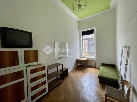 Eladó Lakás, Budapest 7. kerület - Kétszobás lakás óriási galériával Terézvárosban! 
