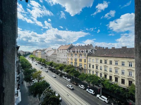 Eladó Lakás, Budapest 8. kerület - Blahánál több lakássá alakítható, magasemeleti