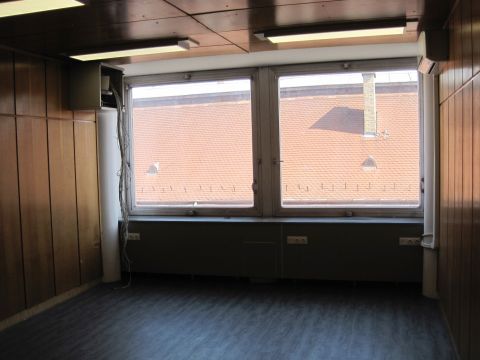Kiadó Iroda 9022 Győr 