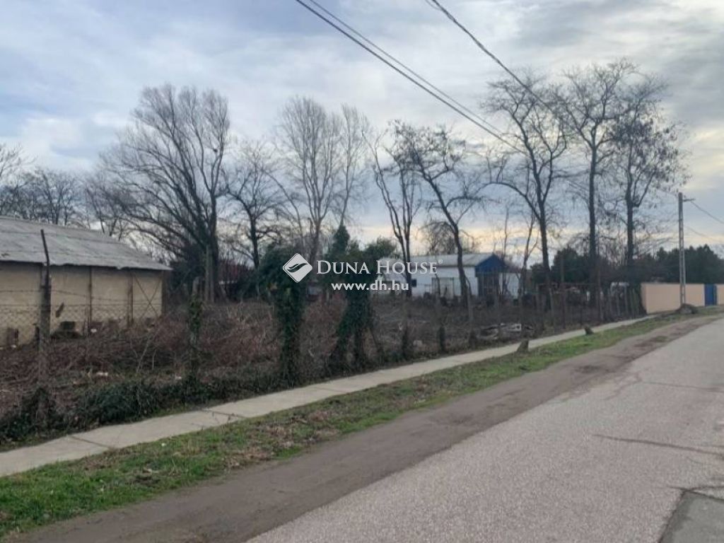 7130 Tolna — 1/4