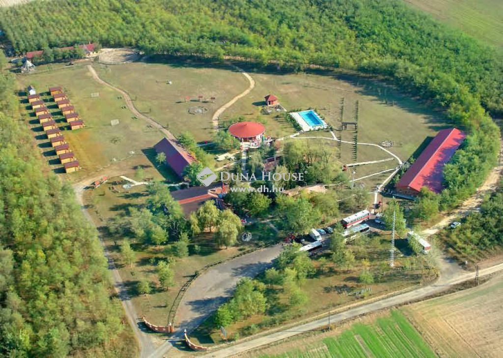6050 Lajosmizse , LAJOSMIZSE HATÁRÁBAN RENDEZVÉNYKOMPLEXUM ÉS SZÁLLÁSHELY 21 HEKTÁROS TERÜLETEN — 1/21