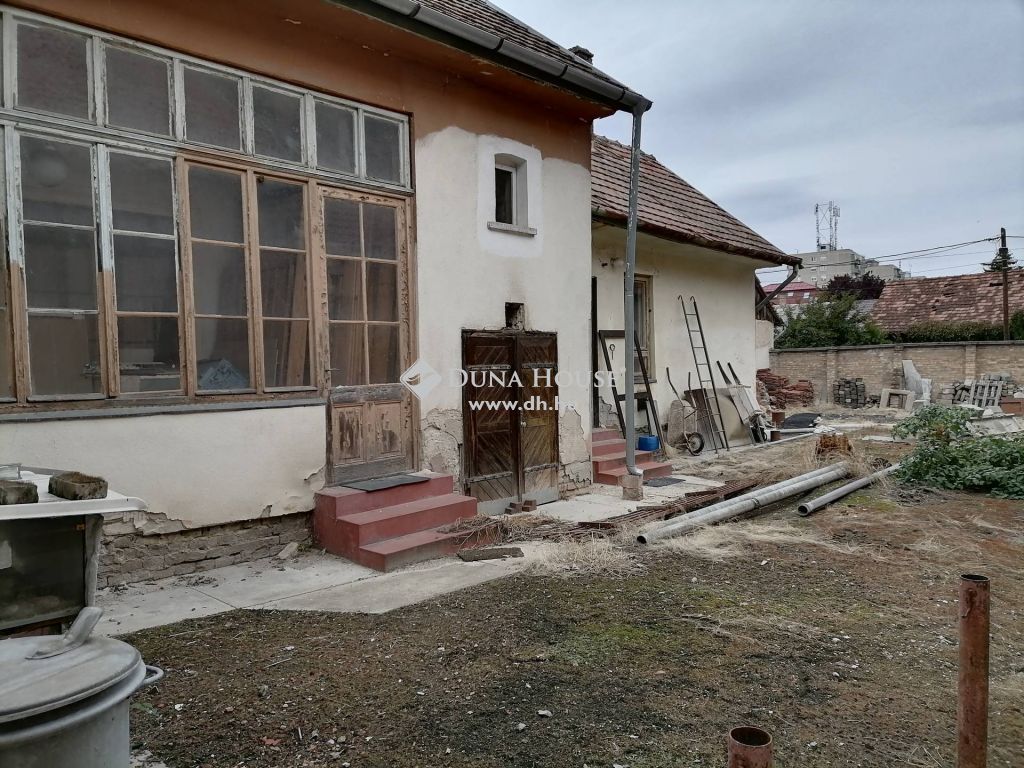 2700 Cegléd , Szent i. herceg utca — 1/22