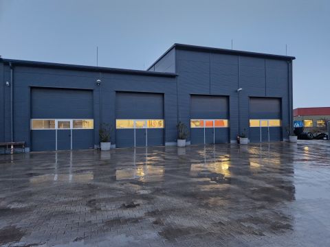 Kiadó Ipari 6000 Kecskemét , Kiadó újszerű csarnoképületek 160-580nm alapterületekkel