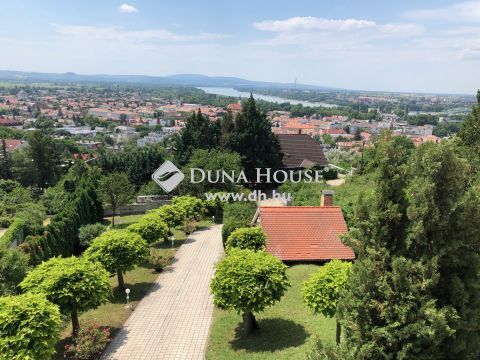 Eladó Ház, Komárom-Esztergom megye, Esztergom - CSODÁLATOS, DUNAI PANORÁMÁS LUXUSOTTHON