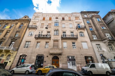 Eladó Lakás 1054 Budapest 5. kerület , Működő, nappali + 2 hálós, 2 fürdős airbnb-s lakás az 5. kerületben!