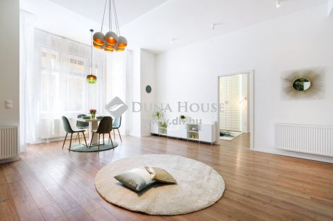 Eladó Lakás, Budapest 7. kerület - Körúton belül egymás mellett 2 db galériás garzon lakás - luxus minőségben felújított, airbnb! 