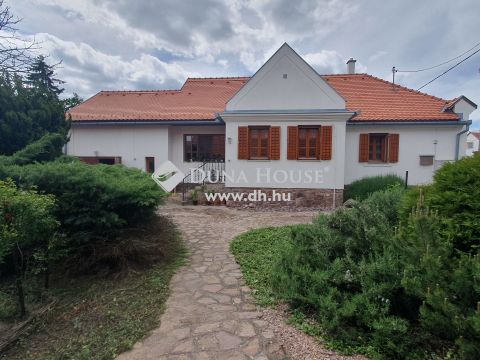 Eladó Ház, Baranya megye, Cserkút - Pécstől 6 km-re Cserkúton eladó egy telken két felújított gyönyörű ház
