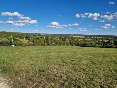 Eladó Telek 8174 Balatonkenese Balatoni panorámás 3000nm telek 3%-ban beépíthető, 2 szinten.