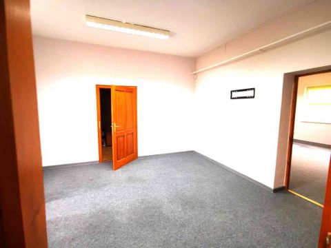 Kiadó Iroda 2518 Leányvár 
