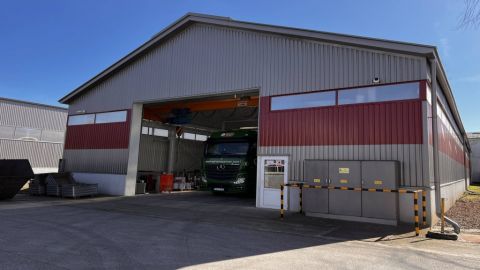 Kiadó Ipari 4400 Nyíregyháza , Ságvári kertváros