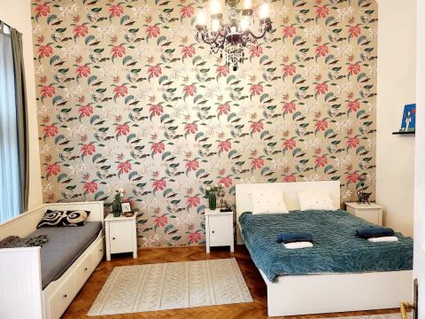 Eladó Lakás 1068 Budapest 6. kerület 'Airbnb' engedéllyel rendelkező, felújított, 3szobás a Király utában, a Liszt Ferenc térnél