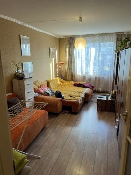 Eladó Lakás 1032 Budapest 3. kerület Zápor utcában 6. emeleti parkra néző lakás