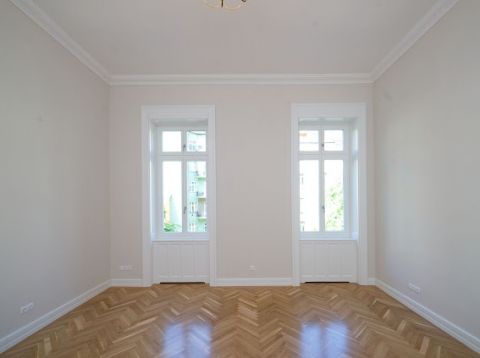 Eladó Lakás 1055 Budapest 5. kerület , Eladó az 5.kerületben Airbnb lehetőséggel,felújított 3 egységű lakás !!