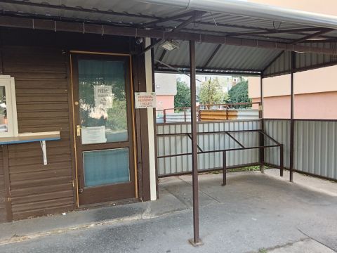 Eladó Üzlethelyiség 2700 Cegléd 