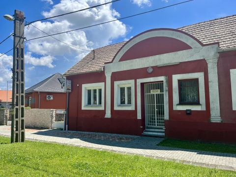 Eladó Üzlethelyiség 7355 Nagymányok 