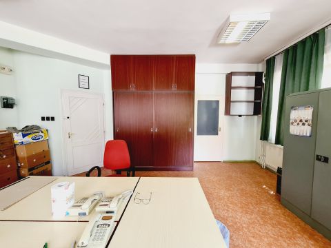 Kiadó Iroda 5600 Békéscsaba 