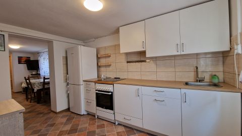 Eladó Lakás 2120 Dunakeszi , 3 szobás felújított házrész