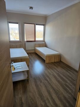 Kiadó Iroda 7631 Pécs Tüskésréti úton kiadó irodák 15nm-100nm-ig. 