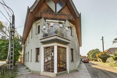 Eladó Ház 2750 Nagykőrös , OTTHON ÉS BEFEKTETÉS EGYBEN! 