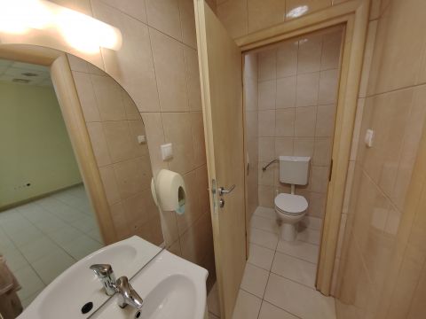 Eladó Üzlethelyiség 2316 Tököl Tököl,Ppesti úti lakótelep