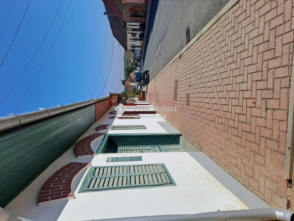 7773 Villány — 1/12
