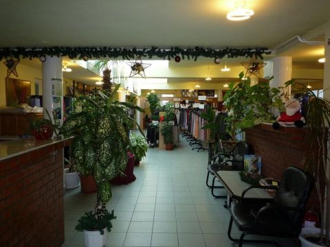 Kiadó Ház 4028 Debrecen , Kassai és Jánosi utca sarok