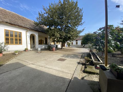 Eladó Ház 7754 Bóly 