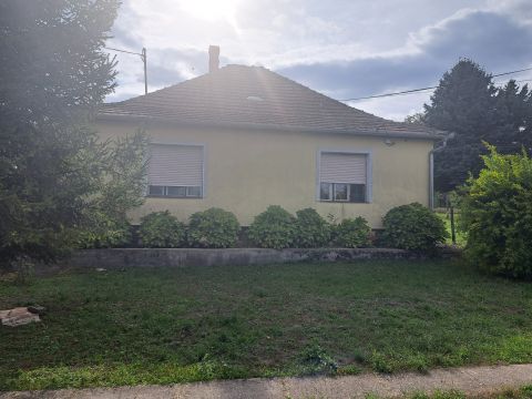 Eladó Ház 2235 Mende 