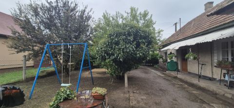 Eladó Ház 7000 Sárbogárd , 2 szobás, 63 m2-es ház