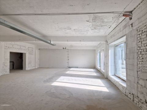 Kiadó Iroda 6000 Kecskemét Kiadó 360 m2 iroda vagy raktár, szigetelt épületben