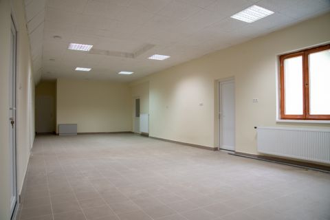 Eladó Ház 4034 Debrecen , Vámospércsi út környékén 435 nm-es, 11 szobás ingatlan eladó!