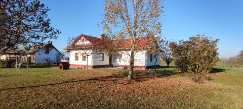 Eladó Ház 2700 Cegléd , Cegléd Kórház környéke