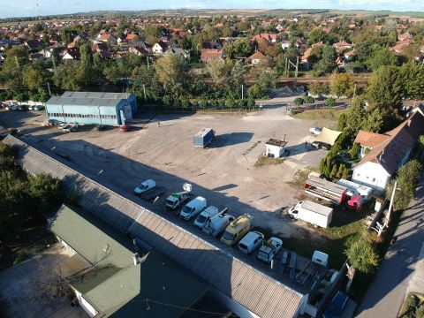Eladó Ipari 2230 Gyömrő , Több funkcióra alkalmas ingatlan Gyömrő központi részén.