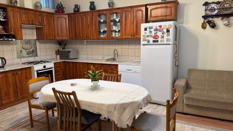 Eladó Ház 4026 Debrecen , Belváros szívében, nappali+2 szobás felújított házrész ELADÓ