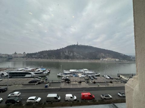 Kiadó Lakás 1056 Budapest 5. kerület PANORÁMÁS LUXUS LAKÁS BÉRBEADÓ