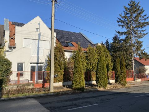 Eladó Ház 7627 Pécs , Ledinán többfunkciós épület 