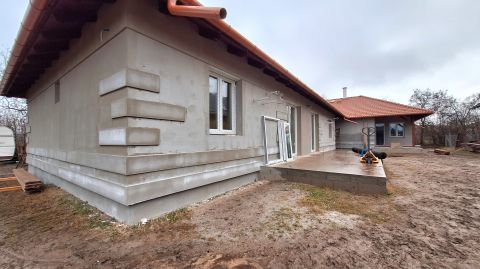 Eladó Lakás 2600 Vác Újépítésű kertkapcsolatos lakás 