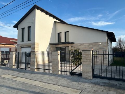 Eladó Ház 2220 Vecsés , Market Centrálhoz közel