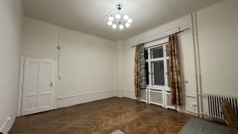 Kiadó Lakás 1054 Budapest 5. kerület 