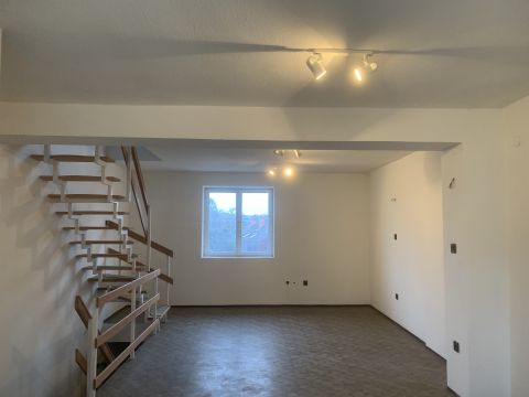 Kiadó Üzlethelyiség 8900 Zalaegerszeg 