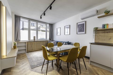 Eladó Lakás 1011 Budapest 1. kerület Közvetlenül a Halászbástya alatt, teljeskörűen felújított, kivételes adottságokkal rendelkező lakás.