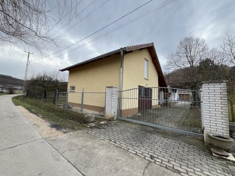 Eladó Mezőgazdasági 7100 Szekszárd 