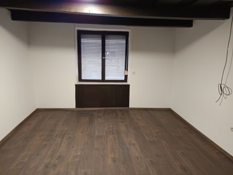 Eladó Ház 2253 Tápióság Tápióságon csendes utcában  2 szoba+nappalis felújított ház eladó!