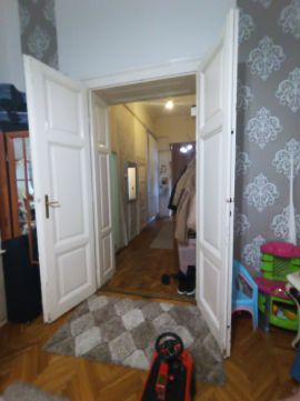 Eladó Lakás 1063 Budapest 6. kerület , 2 szobás utcai nézetű polgári lakás