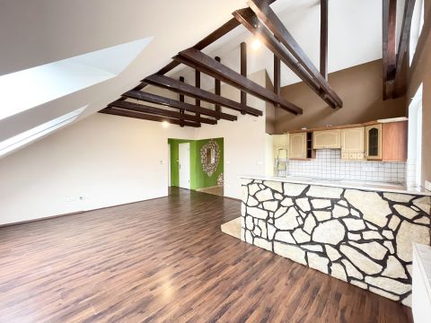 Eladó Ház 1181 Budapest 18. kerület Kétgenerációs családi ház a Bókaytelepen
