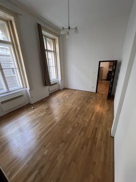 Kiadó Lakás 1063 Budapest 6. kerület , Felújított lakás az Andrássy úton, Kodály Köröndnél