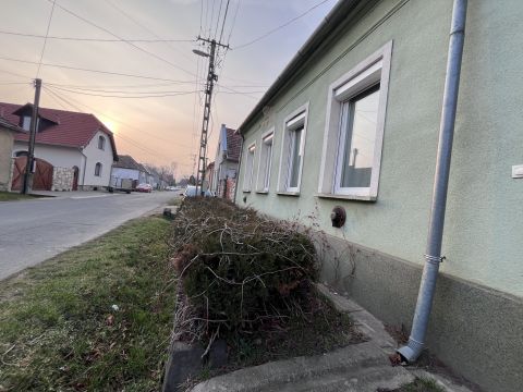 Eladó Ház 8300 Tapolca , Vasútállomás