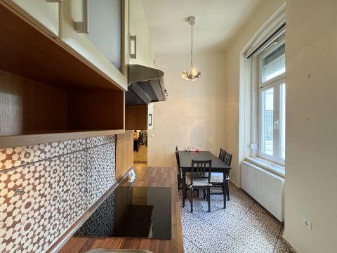 Eladó Lakás 1084 Budapest 8. kerület 