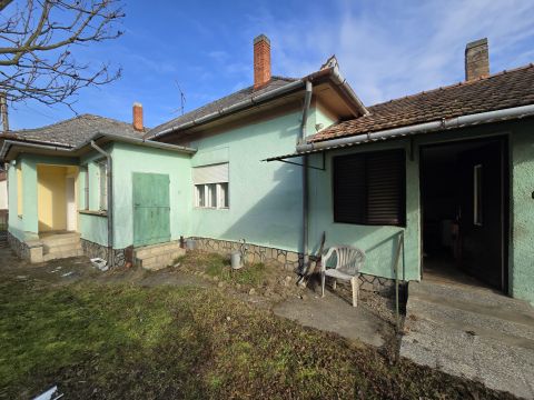 Eladó Ház 8973 Csesztreg , 83 nm-es tégla ház + 1253 nm-es építési telek 