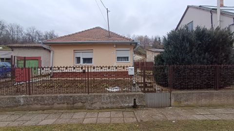 Eladó Ház 2244 Úri , Úri